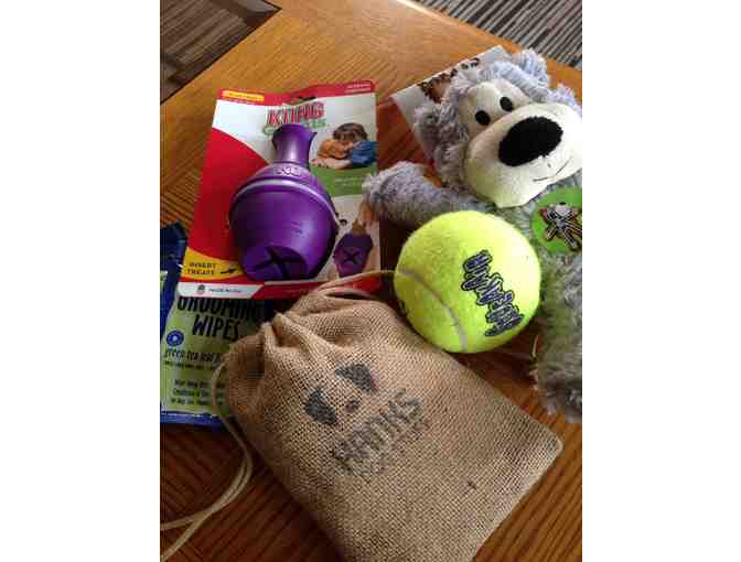 Hanks Dog Stuff - gift bag full of goodies!