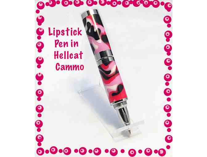 Fun & Fashionable Lipstick Pen in Hellcat Cammo