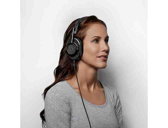 1 Master Dynamic Over Ear Headphones
