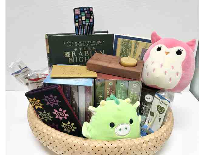 Fantasy & Classics Book Basket, 10th Grade Class Families
