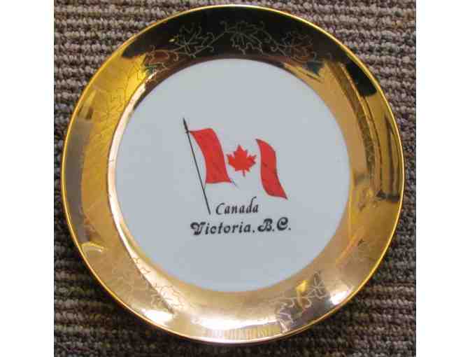 Vintage Victoria B.C., Canada Plate w/Flag & 22k Gold Rim