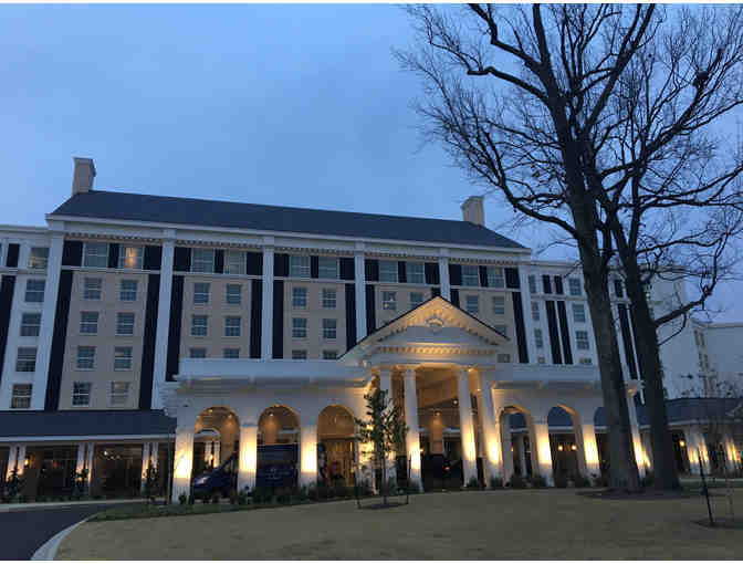 2 Nights at the Guest House at Graceland and Graceland Tour for 2
