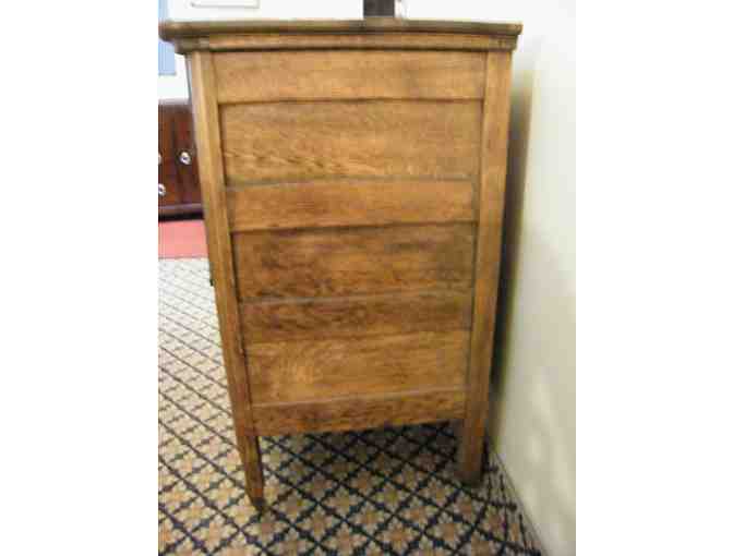 Antique Oak Serpentine Chest with 4 Drawers - Circa 1900