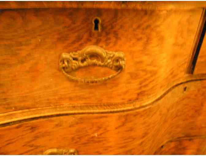 Antique Oak Serpentine Chest with 4 Drawers - Circa 1900