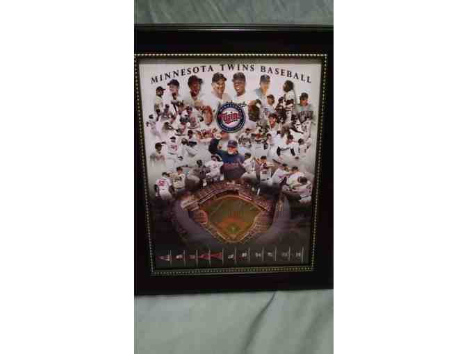 Minnesota Twins: 8x10 picture autographed by retired player and coach Tony Oliva!