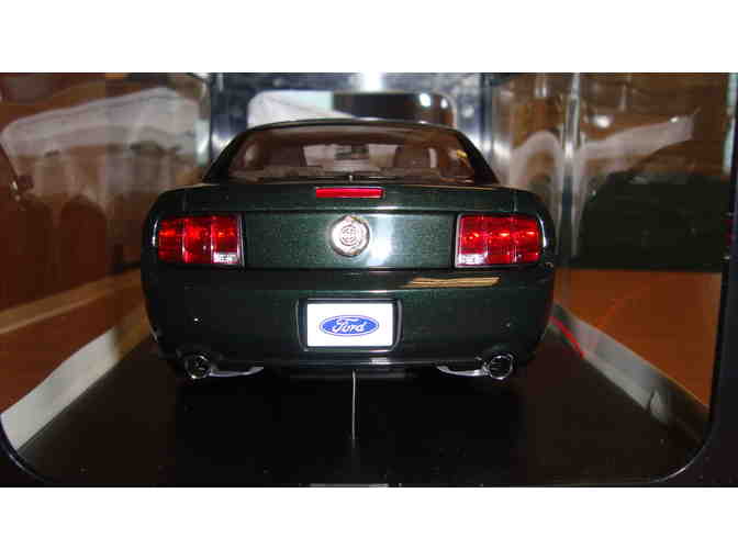 2008 Ford Bullitt Mustang GT 1:18 scale model