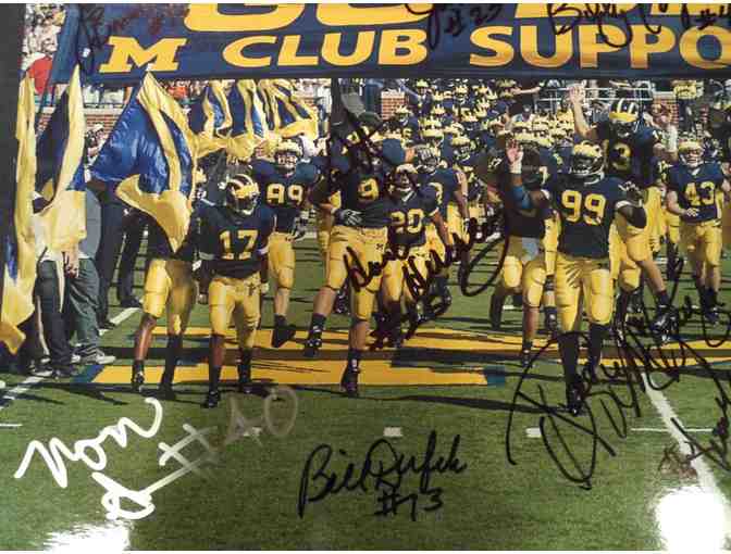 'Bo's Boys' photograph autographed by Butch Woolfolk, Ron Simpkins and 11 other M players