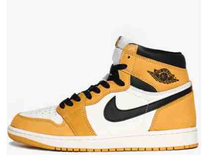 Air Jordan 1 Retro High OG--Taxi--Size 10.5 Men