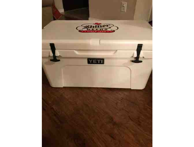 YETI Tundra 65 Brown