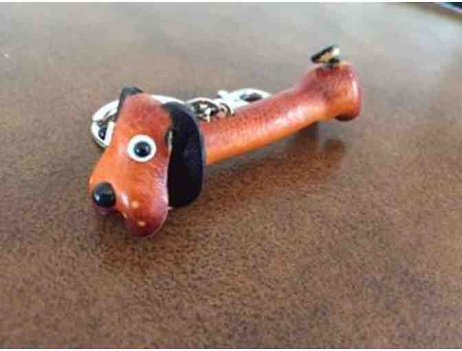 LEATHER DACHSHUND KEY HOLDER