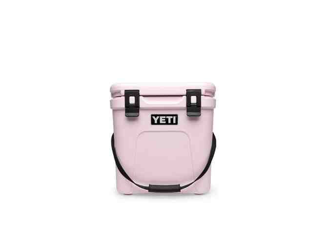 Yeti Roadie 24 Hard Cooler in Ice Pink