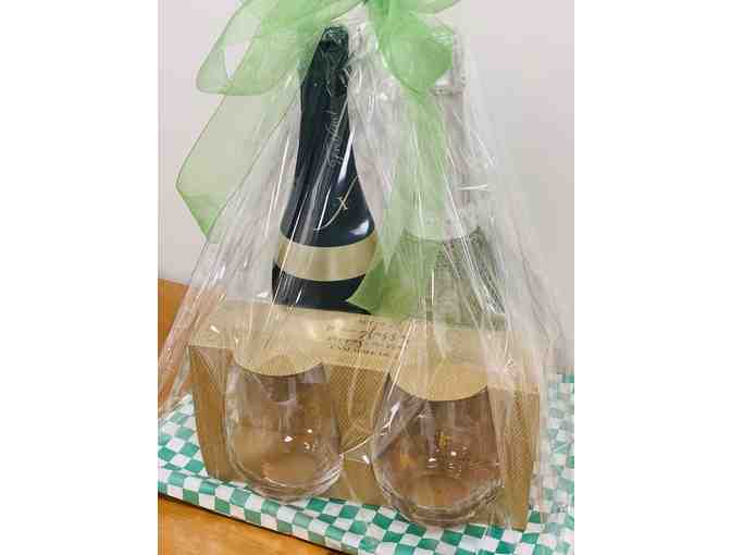 'Cheers to a New Year' Prosecco and Glasses Gift Set