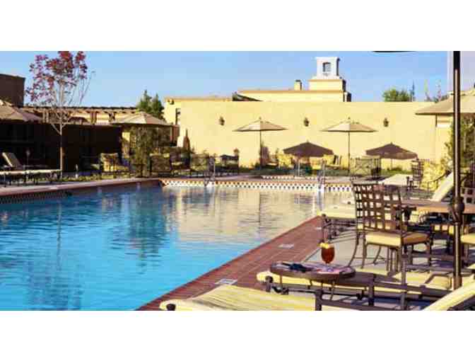 One Night Stay with Breakfast at Hotel Albuquerque