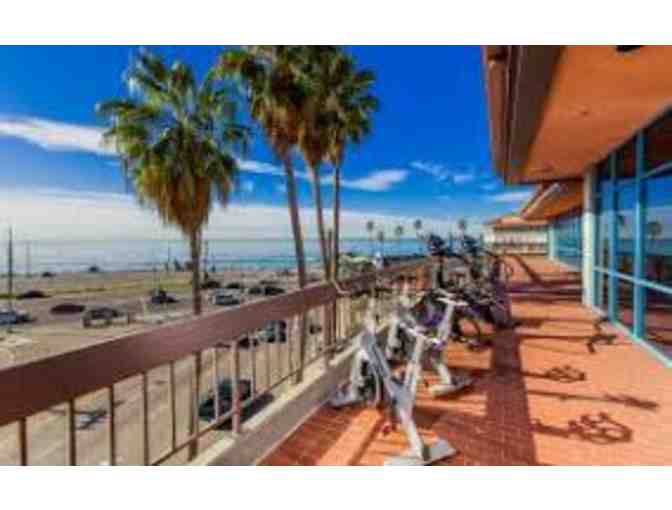 THE BAY CLUB, REDONDO BEACH - MEMBERSHIP & 2 TRAINING SESSIONS