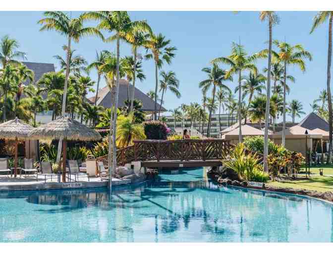 United for Business Roundtrip Airfare for Two AND 6 Nights in Hawaii!
