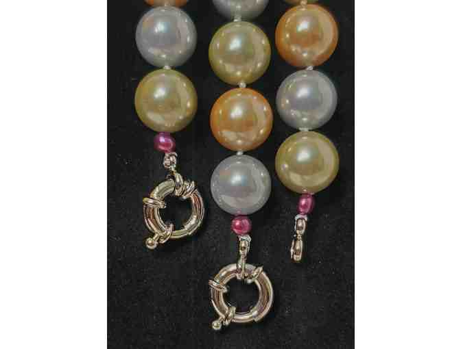 Necklace -- Tri-Color Shell Pearls -- 14 mm -- 16'