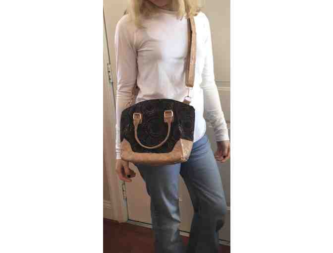 Purse with removable shoulder strap