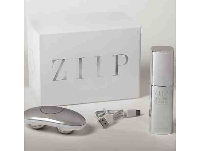 Radiant Beauty Bundle: Versed Skincare & Duo Ziip Halo - Photo 3