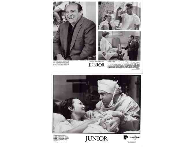 JUNIOR, 1994, movie stills, Arnold Schwarzenegger, Danny DeVito