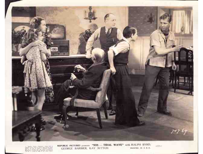 SOS TIDAL WAVE, 1939, movie stills, Ralph Byrd, Kay Sutton