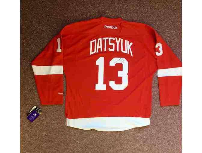 Autographed Pavel Datsyuk-Official NHL Reebok Red Wing Jersey