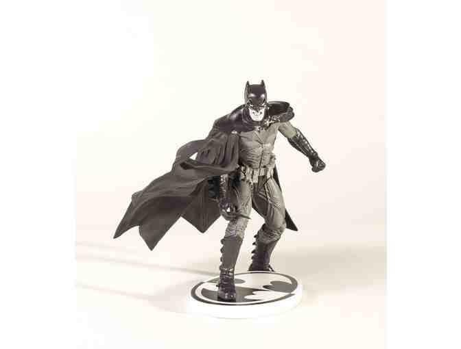 Avatar Unlimited: Batman Black and White Statue