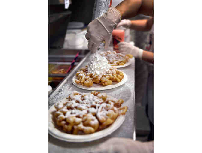 Braud's Funnel Cake Cafe: 1 Funnel Cake + 1 Soda Float