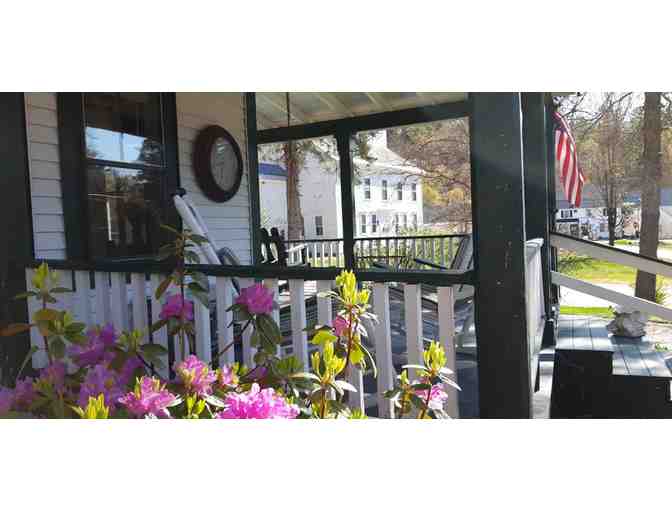 Award-Winning Lakefront Inn Escape in North Sutton, NH