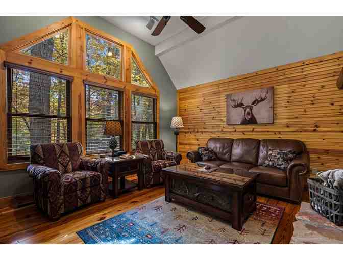 Cherry Ridge Retreat- Luxury Cabin Getaway (Hocking Hills, OH)