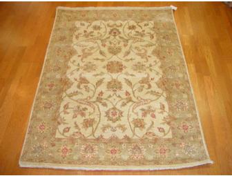 Gorgeous hand made 100% wool Oriental rug