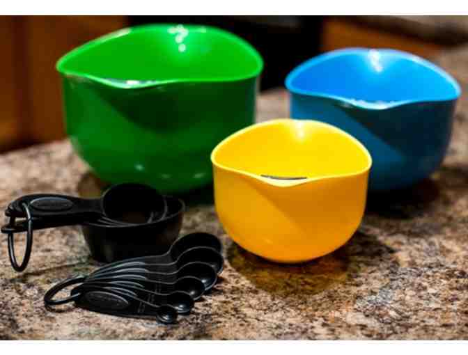 Cuisinart Mixing Bowls and Measuring Set