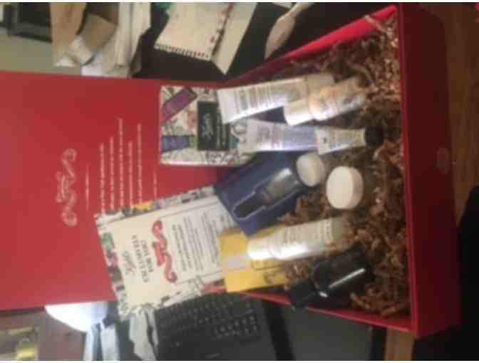 A Kiehl's Private Facial Party for 4 people and basket of deluxe spa samples