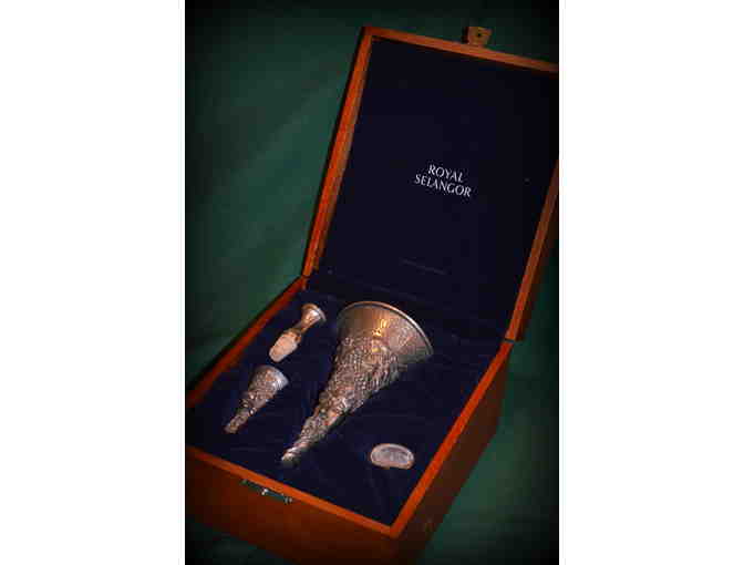 Wine Lovers . . .a collectible treasure from the Peller Winery