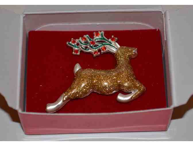 Holiday Cheer Reindeer Pin by Avon -- New