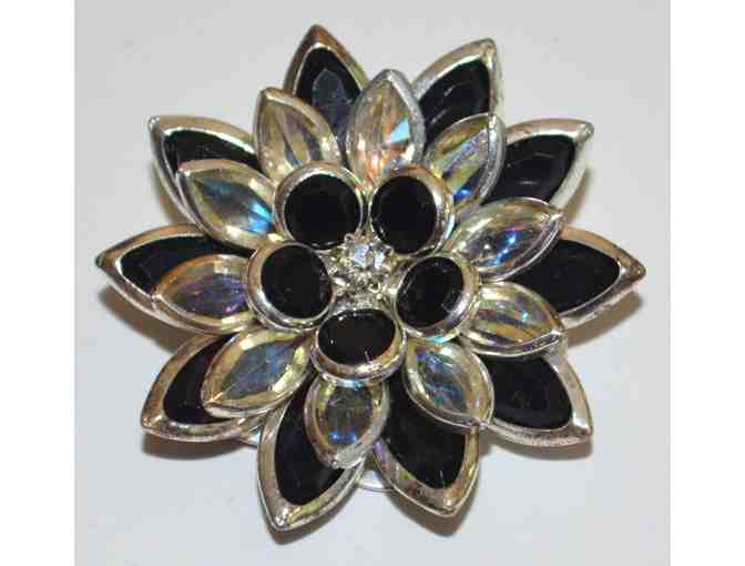 Sculptured Flower Pin by Avon -- New