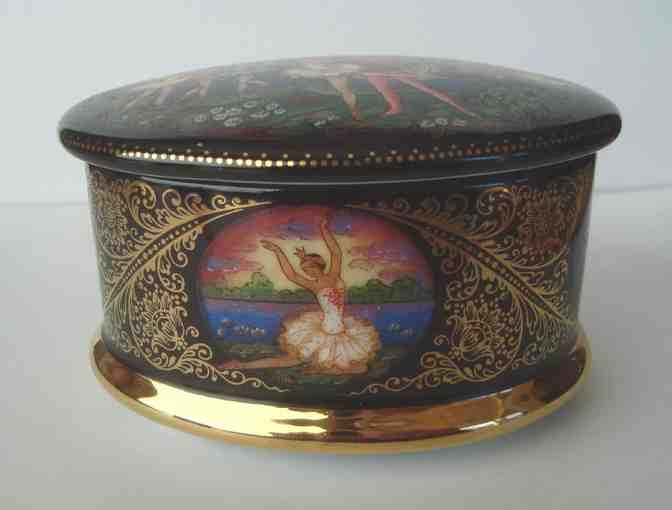 1992 Vintage Ardleigh Elliott & Sons Music Box, Limited Edition 'Swan Lake'