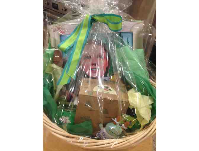Ms. Istrin/Ms. Walker's class' 75th Anniversary  The Wizard of Oz memorabilia' basket (L3)