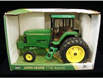 John Deere 7710 Tractor, 1/16th Scale Diecast Model