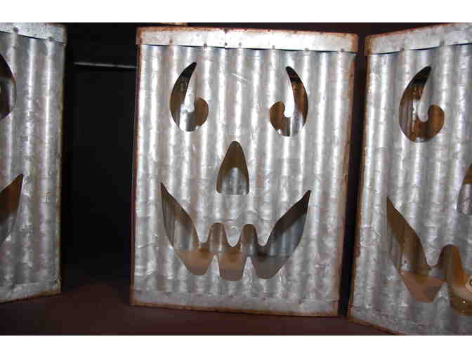 METAL CORRUGATED JACK-O-LANTERNS WITH SPECIALTY CANDLES (4)