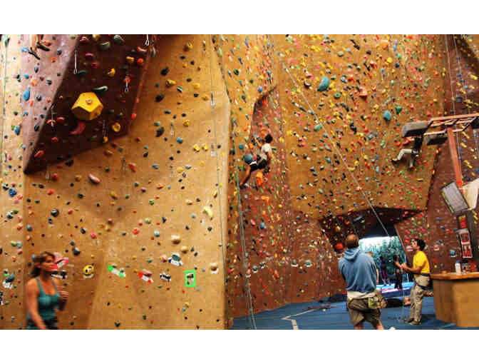 2 Beginner Belay Lessons at Planet Granite