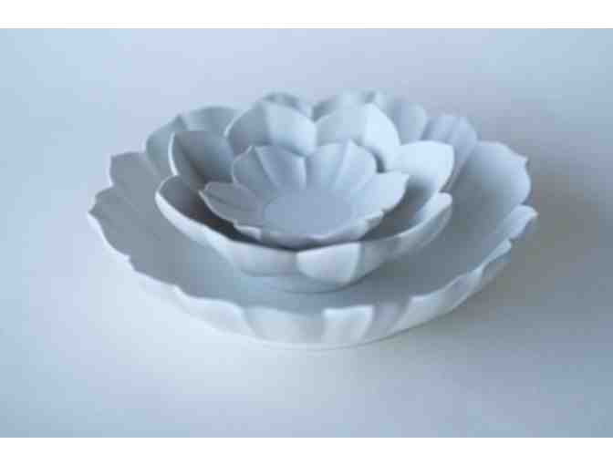 Usukiyaki Japanese lotus design porcelain 3-piece set