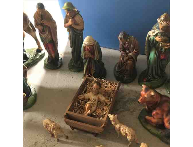 Vintage 20-Piece Creche Nativity Set