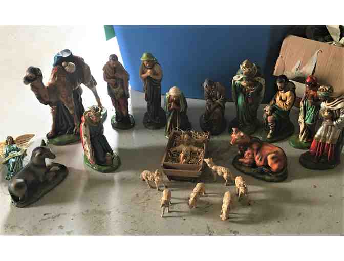 Vintage 20-Piece Creche Nativity Set