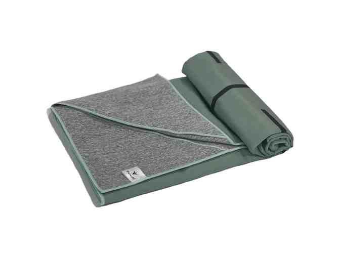 Microfiber Yoga Towel with Alignment Lines - Green - Photo 4