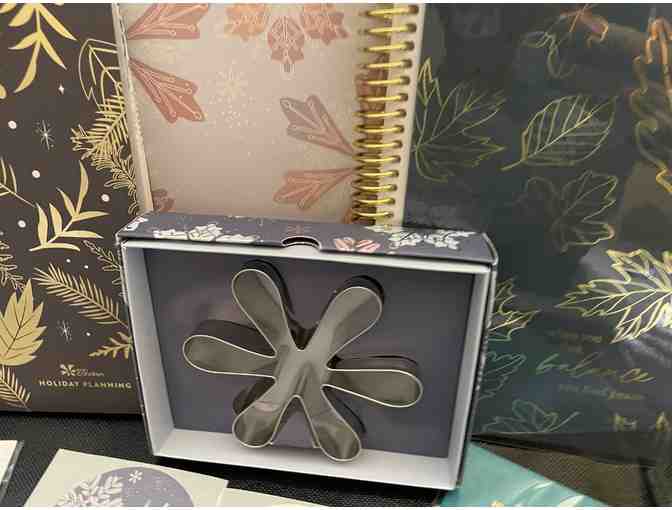 Exclusive Stationary Collection