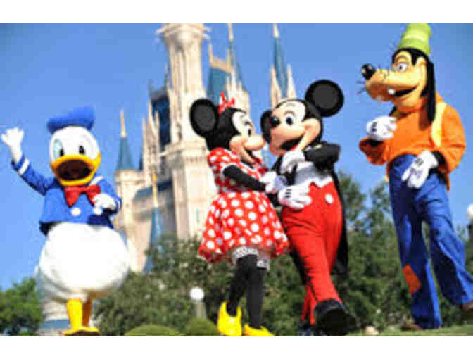4 Disney theme park One-Day Park Hopper tickets