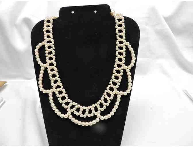 Cultured pearls choker style necklace