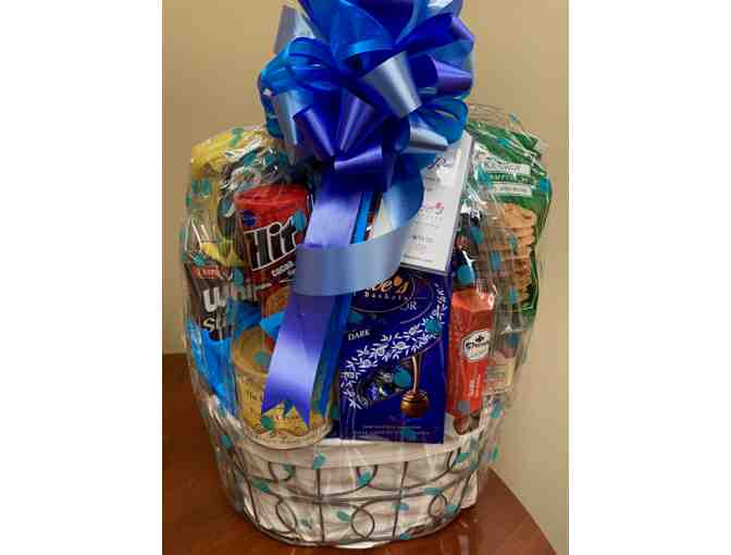 Gourmet Gift Basket from Dave's Marketplace (I) - Photo 1