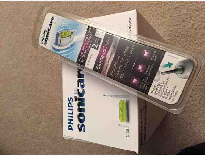 Sonicare Toothbrush - Diamond Clean, w/ Diamond Clean extra toothbrush 2-pack