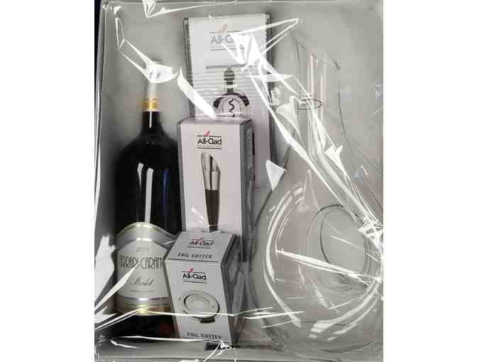 Wine Basket with Decanter and Accessories